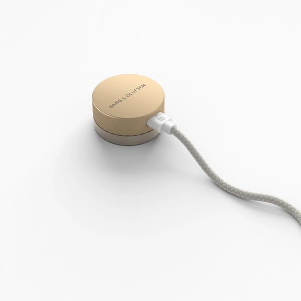 Bang & Olufsen Beosound Level Gold Tone/Light Oak