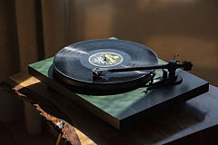 Виниловый проигрыватель Pro-Ject Debut Carbon EVO Матовый черный