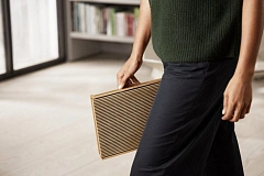 Bang & Olufsen Beosound Level Gold Tone/Light Oak