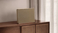 Bang & Olufsen Beosound Level Gold Tone/Light Oak